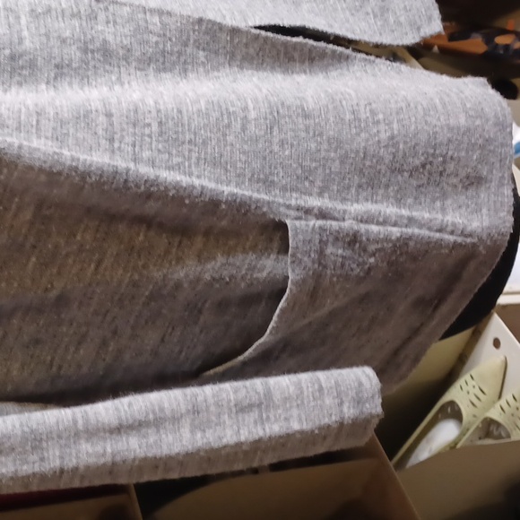 Gap gray cardigan size M - Picture 2 of 4